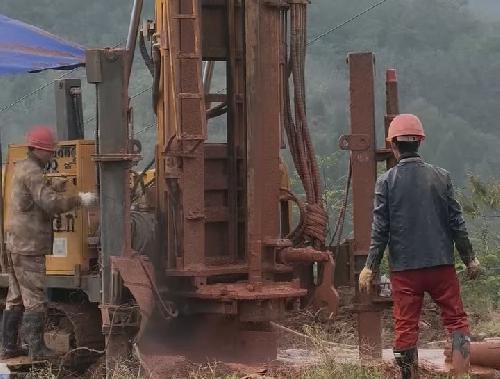 山區打深水井視頻（3）